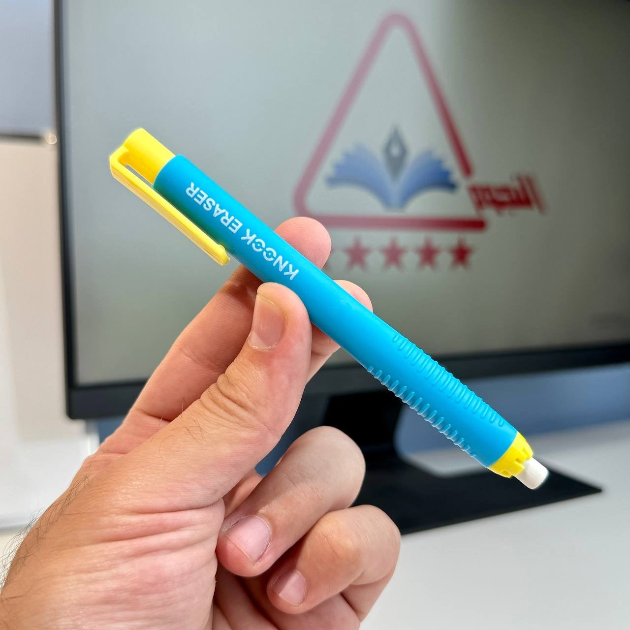 M&G Retractable Knock Eraser AXp963JM