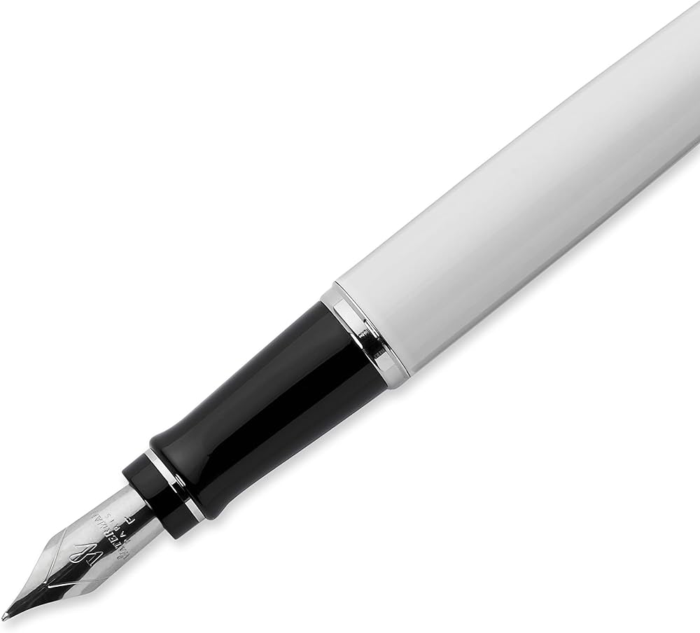 Waterman Expert Deluxe Fountain Pen – White with Chrome Trim (18K Gold Nib)