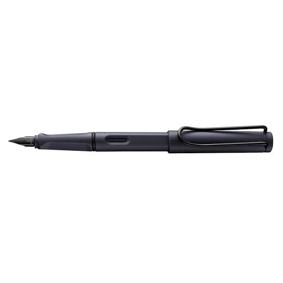 Lamy Safari Black Fountain Pen – Medium Nib