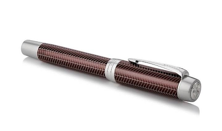 Parker Duofold Prestige Burgundy Chevron CT Fountain Pen – 18K Solid Gold Two-Tone Rhodium-Plated Nib