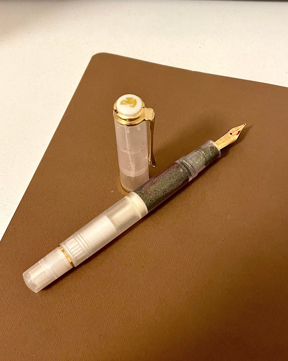 Pelikan Classic M200 Fountain Pen | Golden Beryl | 24K Gold-Plated Nib