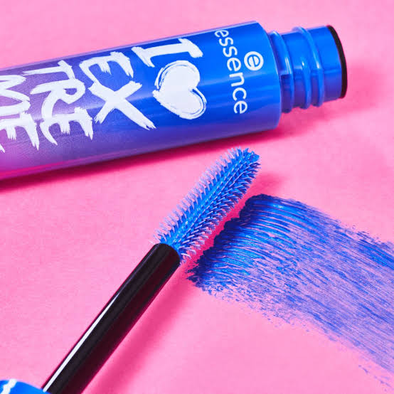 Essence I Love Extreme Crazy Volume Mascara – Blue | Bold Color & Intense Volume