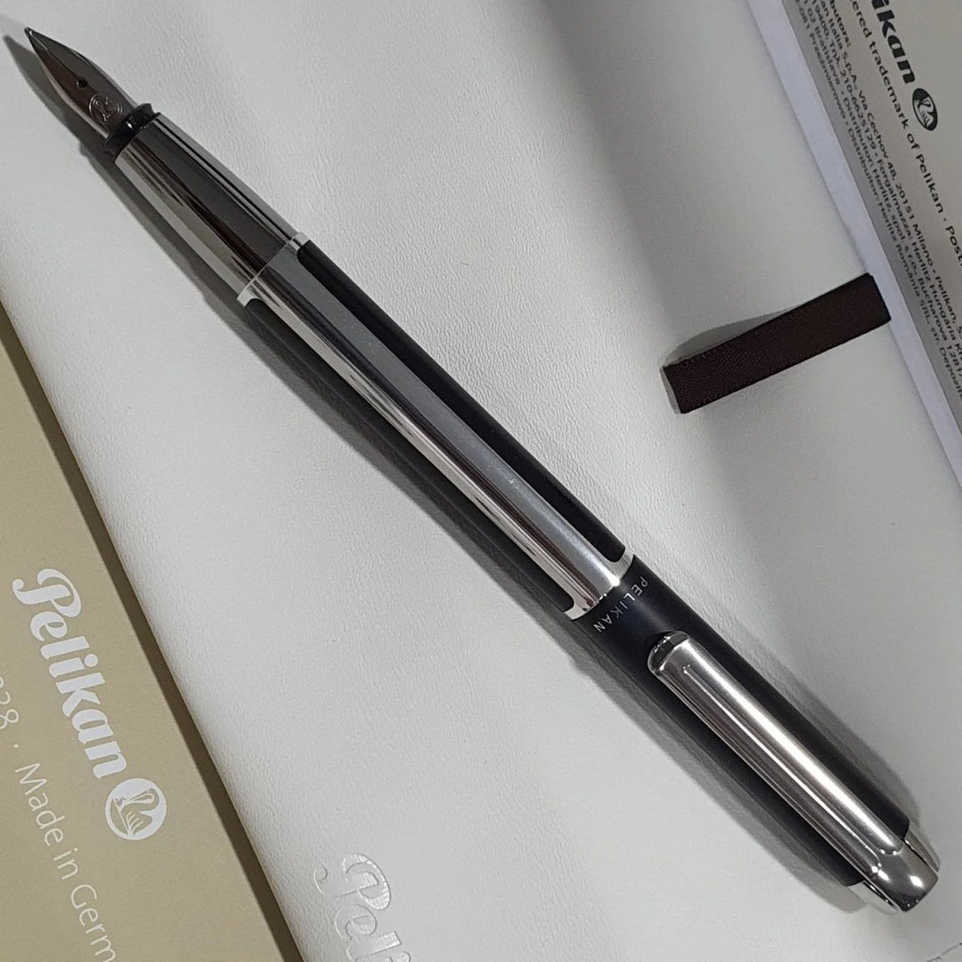 Pelikan Pura P40 Black-Silver Fountain Pen