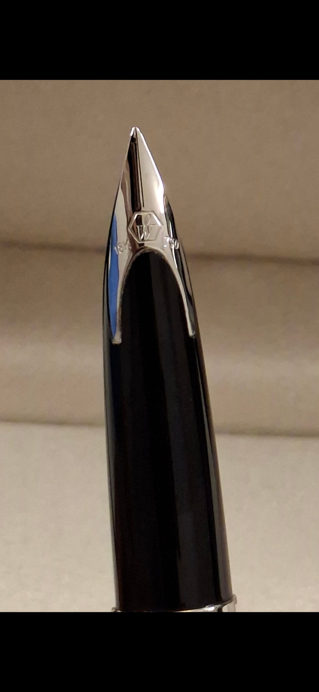 Waterman Carène Fountain Pen – Contemporary Black & Gunmetal (18K Gold Nib)